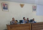 Bhabinkamtibmas Desa Sukaresik Hadiri Musyawarah Desa Peralihan Pengelolaan Wisata Sungai Cireong, Wujud Sinergi Polri dalam Mendorong Kamtibmas Kondusif dan Tata Kelola Desa yang Aman