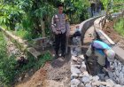 Polsek Cikoneng Kawal Proyek Rehabilitasi Saluran Air untuk Wujudkan Keamanan dan Kelancaran Pembangunan Daerah