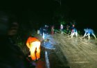 Polsek Panjalu Sigap Tangani Longsor di Jalan Raya Panjalu–Kawali, Lalu Lintas Kembali Lancar
