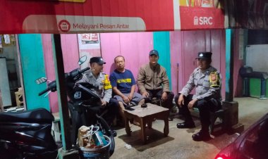 Berikan Rasa Aman, Personel Polsek Kawali Polres Ciamis Patroli Dialogis di Malam Hari