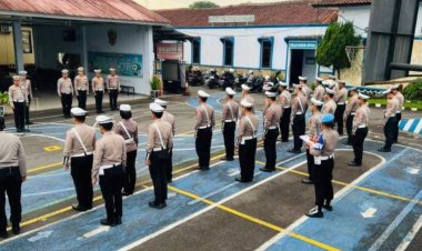 Tingkatkan Disiplin Anggota, Propam Polres Ciamis Pantau Satuan Fungsi Saat Apel Pagi