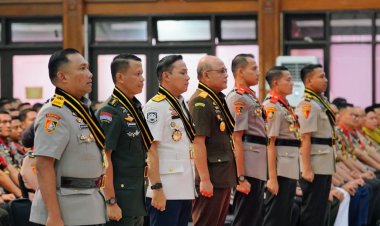 Kapolri Pimpin Penutupan Pendidikan Sespim Polri Tahun Ajaran 2025 di Lemdiklat Polri