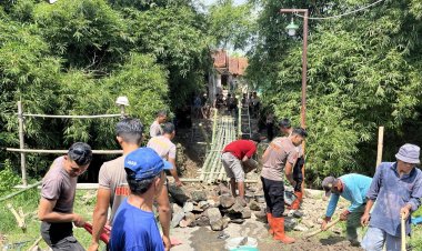 Tim SAR Sat Brimob Jabar Tancap Gas, Jembatan Darurat Liangjulang – Kadipaten Segera Rampung