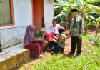 Polsek Ciamis Polres Ciamis Datangi TKP Angin Kencang dan Ikut Distribusikan Bantuan ke Korban