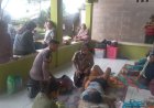 Respons Cepat  Bid Dokkes Polda Jabar Patroli Kesehatan Door to Door, Layani Ratusan Warga Terdampak Banjir di Karawang
