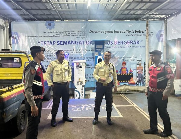 Cipkon di Malam Hari, Satuan Samapta Polres Ciamis Patroli Dialogis Sasar Kantor PLN Ciamis