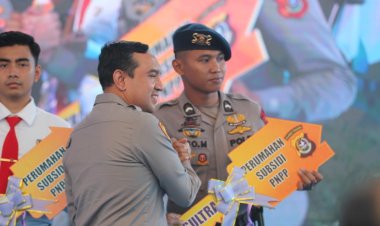 Dukung Asta Cita Presiden Prabowo sebagai Prioritas Nasional, Polri Serahkan 378 Unit Perumahan bagi PNPP dan Masyarakat di Sultra