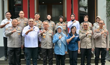 *Kapolda Jabar Turun Langsung, Donor Darah di PMI Kota Bandung Wujud Nyata Kepedulian Polri*