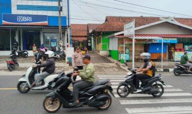 Polsek Kawali Lakukan Strong Point Pagi untuk Wujudkan Kamseltibcarlantas